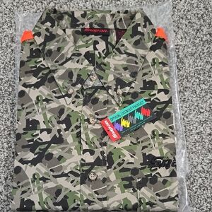 Snap-on Camouflage Button-Up Shirt